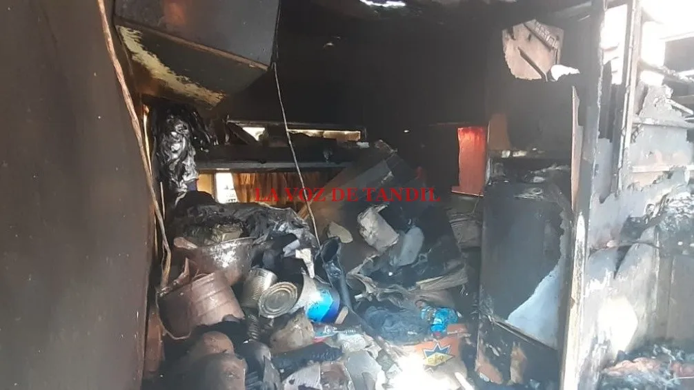 Pérdidas totales en un galpón tras voraz incendio